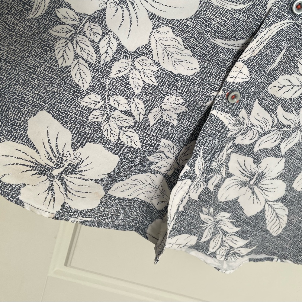 Mens XL Saks Fifth Avenue Navy & White Floral Short-Sleeve Button-Up Shirt - Picture 6 of 6